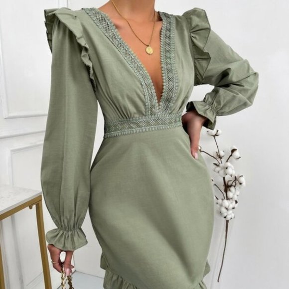 Green Plunging Neckline Lace Ruffle Sleeve Mini Dress - Picture 3 of 5